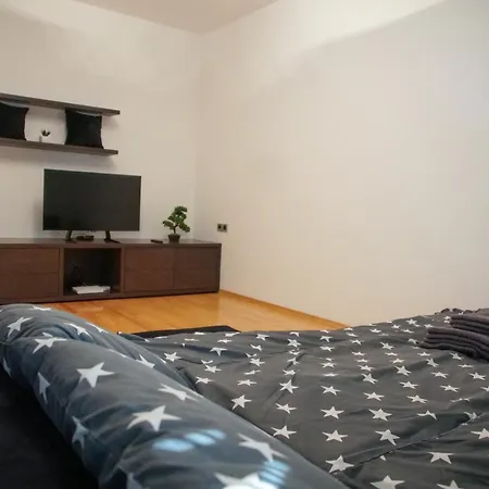 House Stars * Lubiana