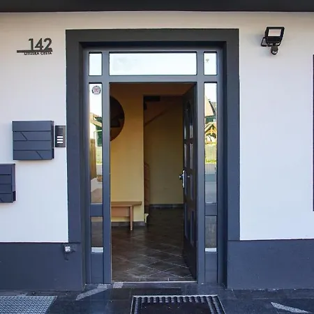 House Stars Apartman *